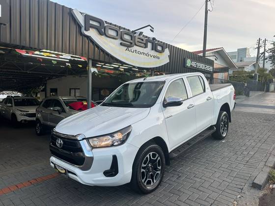 TOYOTA HILUX 2.8 D-4D TURBO DIESEL CD POWER PACK 4X4 MANUAL